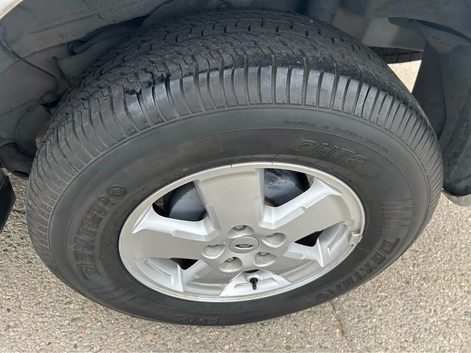 2008 Ford Escape - Image 9 of 12