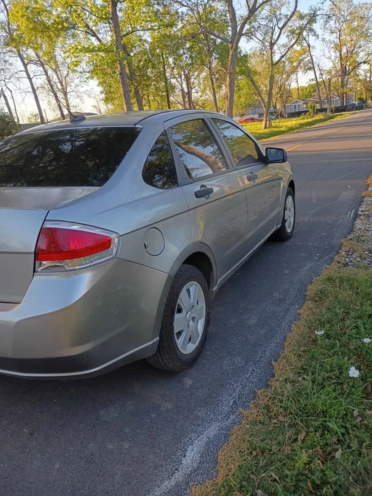 2008 Ford Focus - Image 5 of 10