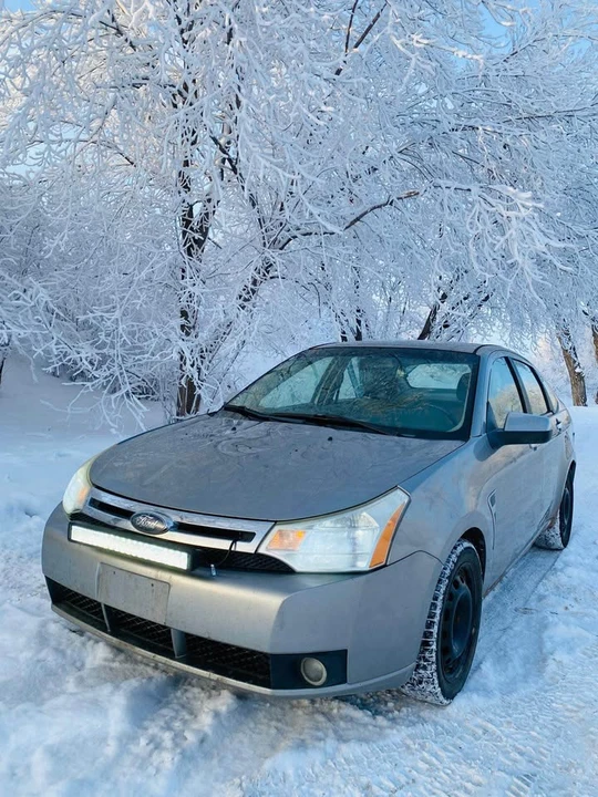 2008 Ford Focus 2nd Gen - Image 2 of 12