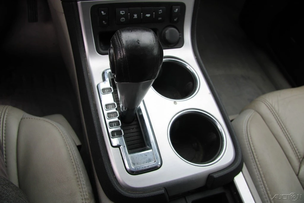 2008 GMC Acadia - Image 17 of 21