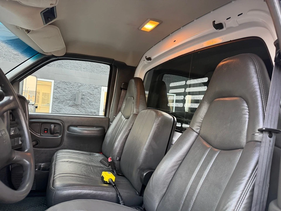 2008 GMC TopKick - Image 12 of 20