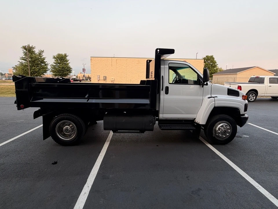 2008 GMC TopKick - Image 8 of 20