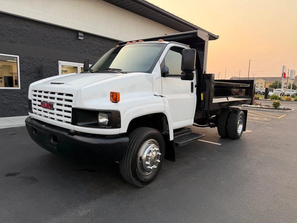 2008 GMC TopKick - Image 2 of 20