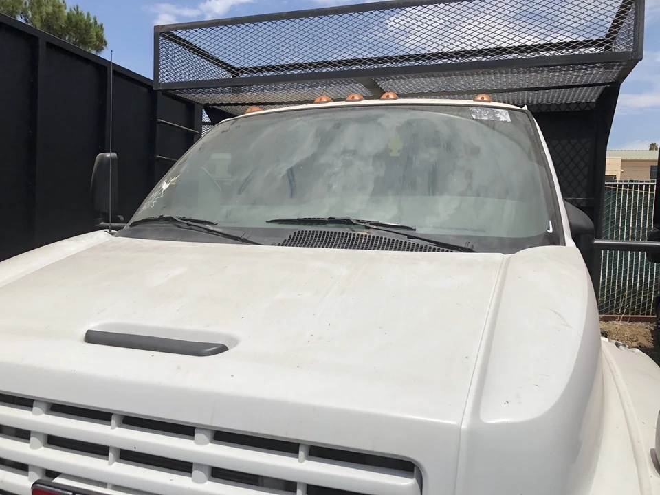 2008 GMC TopKick - Image 3 of 19