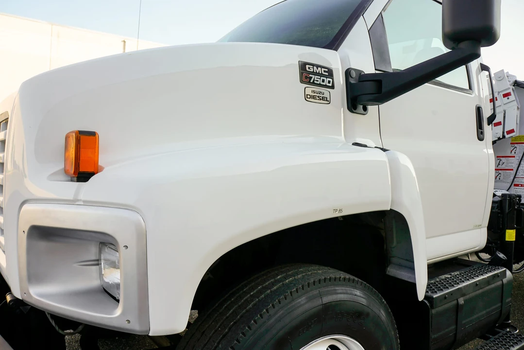 2008 GMC TopKick - Image 18 of 31