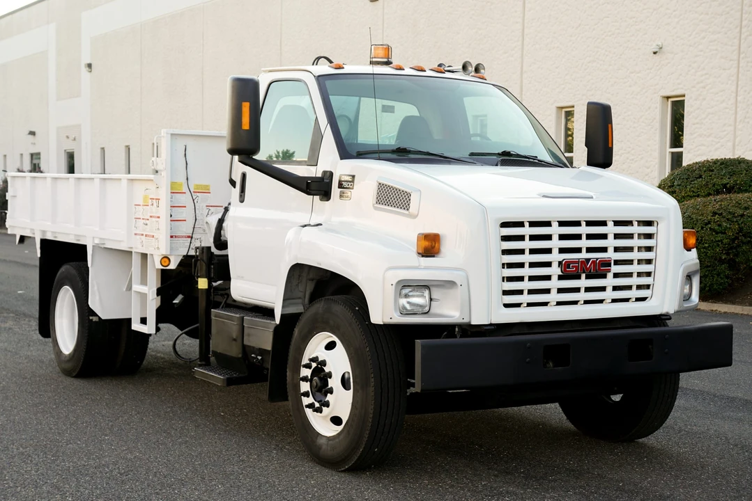 2008 GMC TopKick - Image 3 of 31