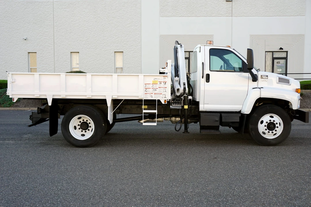 2008 GMC TopKick - Image 4 of 31