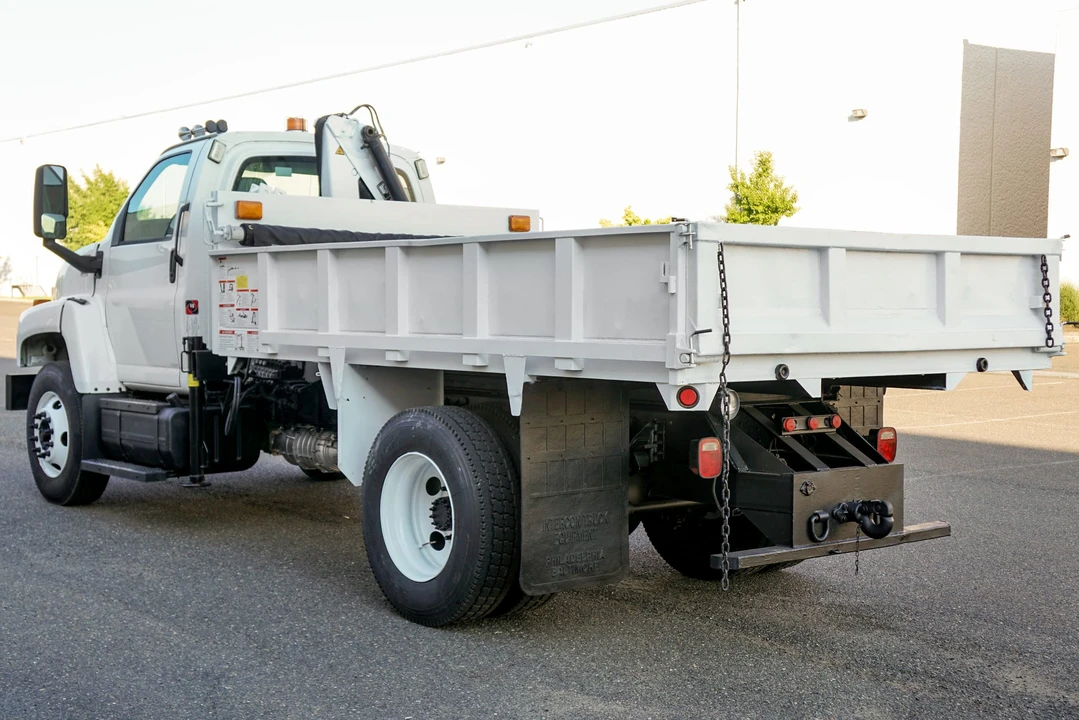 2008 GMC TopKick - Image 7 of 31