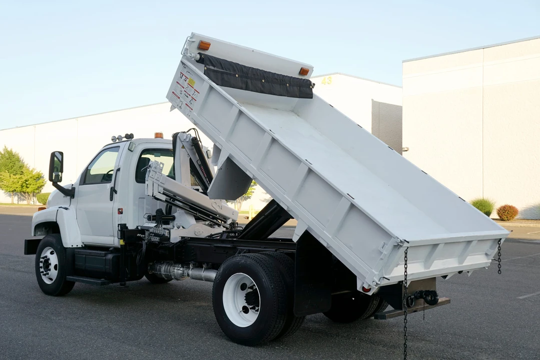 2008 GMC TopKick - Image 16 of 31