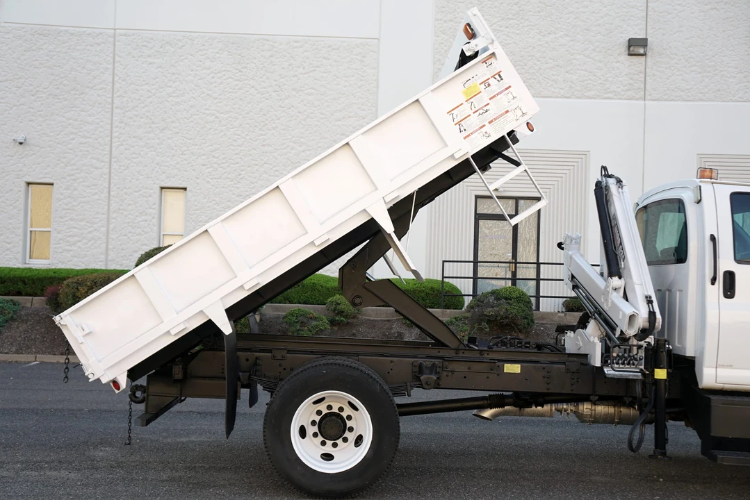 2008 GMC TopKick - Image 13 of 31