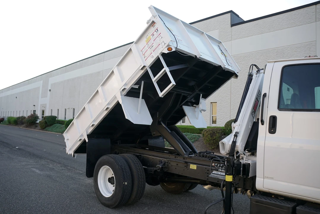 2008 GMC TopKick - Image 12 of 31