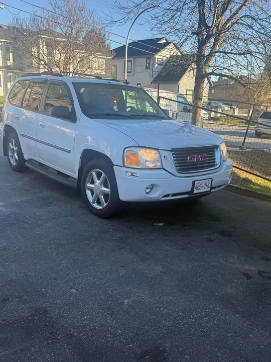 2008 GMC Envoy - Image 2 of 3