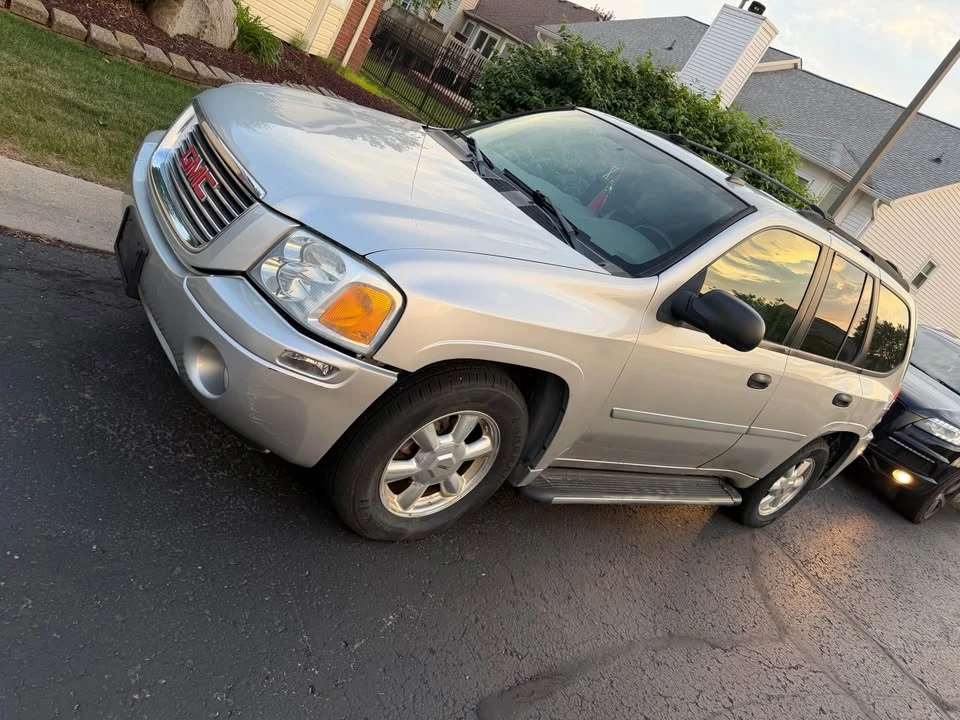 2008 GMC Envoy - Image 2 of 3