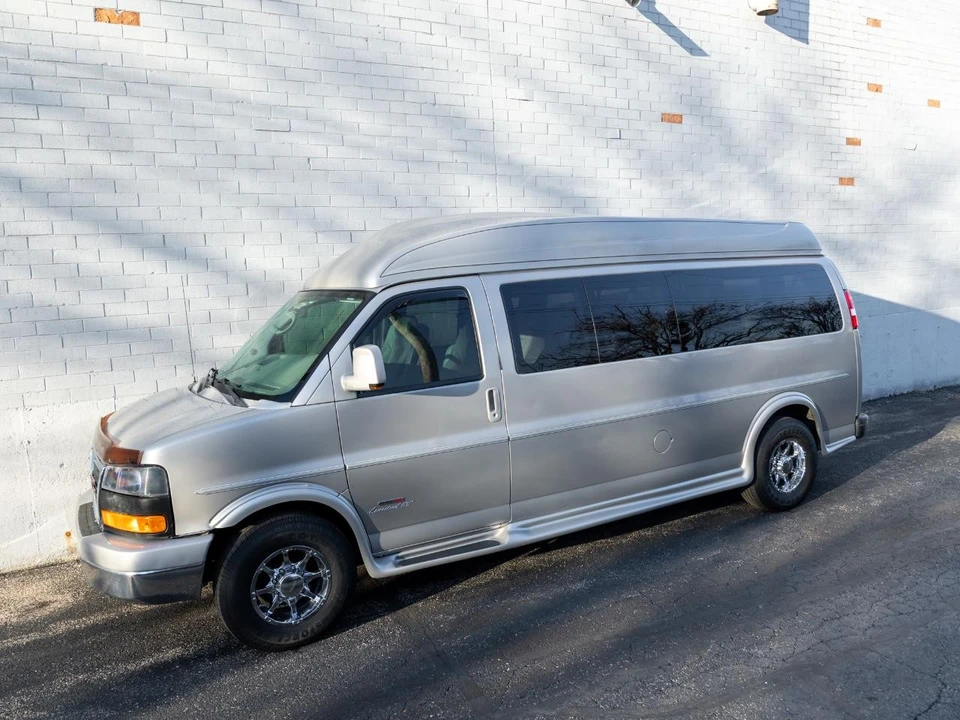 2008 GMC Savana - Image 4 of 31