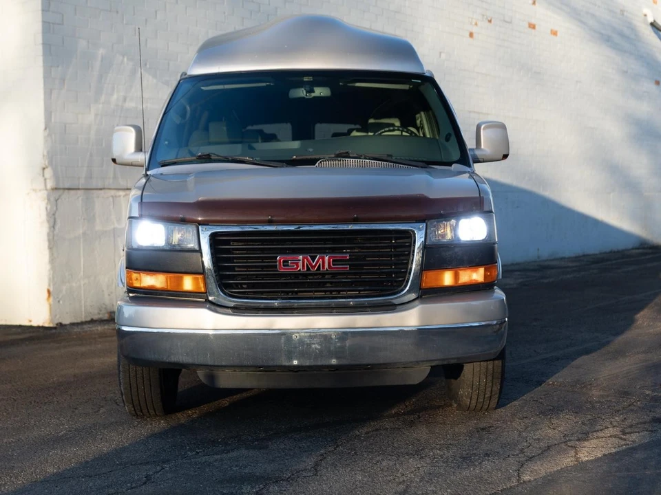 2008 GMC Savana - Image 8 of 31
