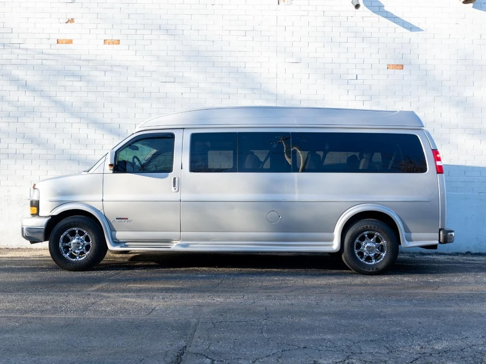 2008 GMC Savana - Image 2 of 31