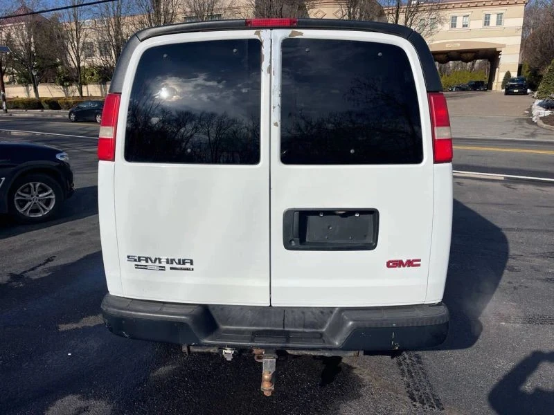 2008 GMC Savana - Image 5 of 12