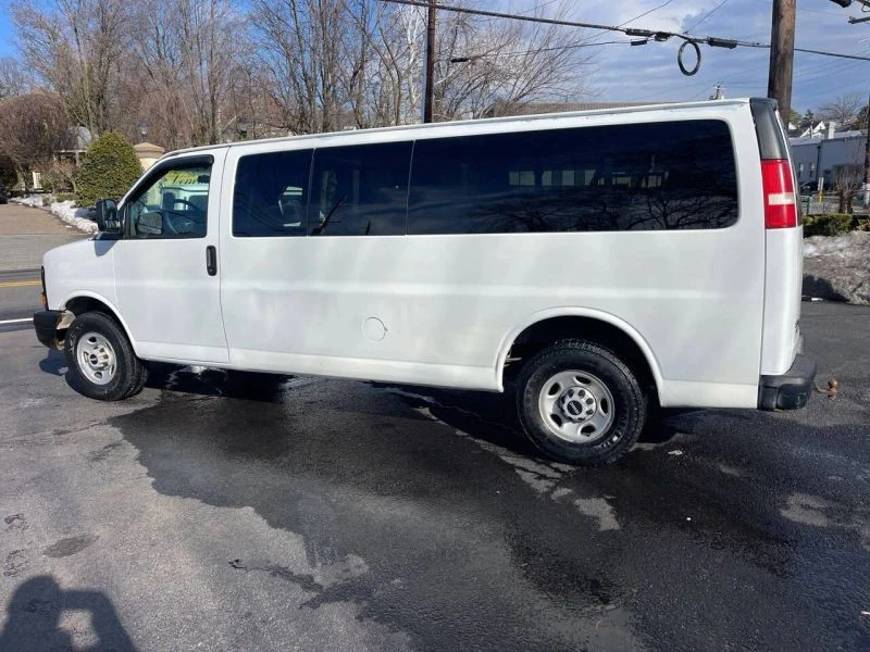 2008 GMC Savana - Image 7 of 12
