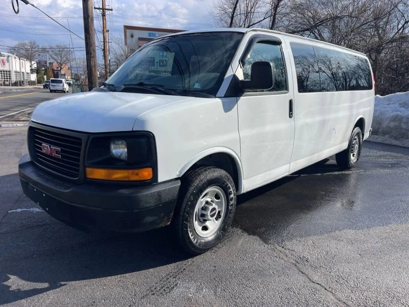 2008 GMC Savana - Image 9 of 12