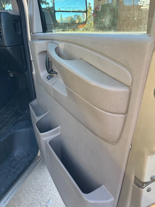 2008 GMC Savana - Image 12 of 14