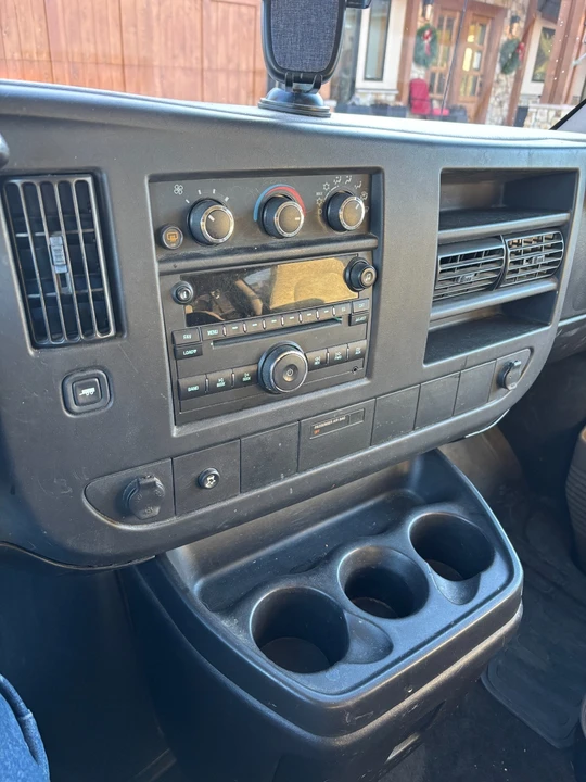 2008 GMC Savana - Image 13 of 14