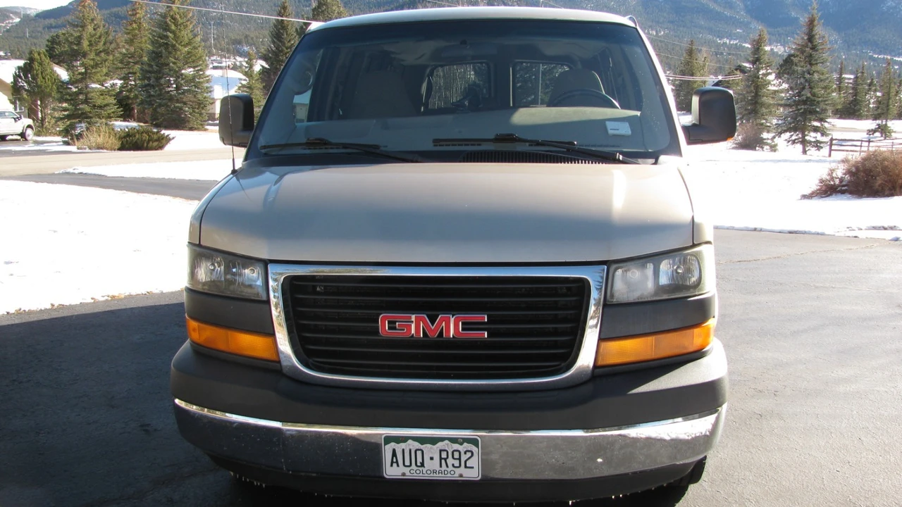 2008 GMC Savana - Image 2 of 14