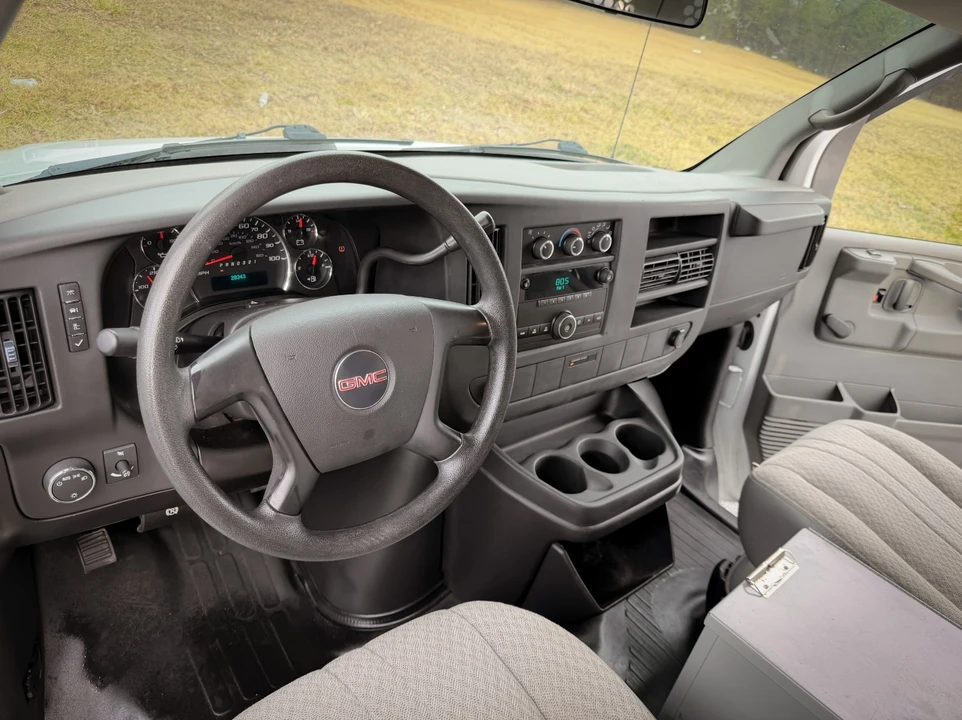2008 GMC Savana - Image 14 of 21