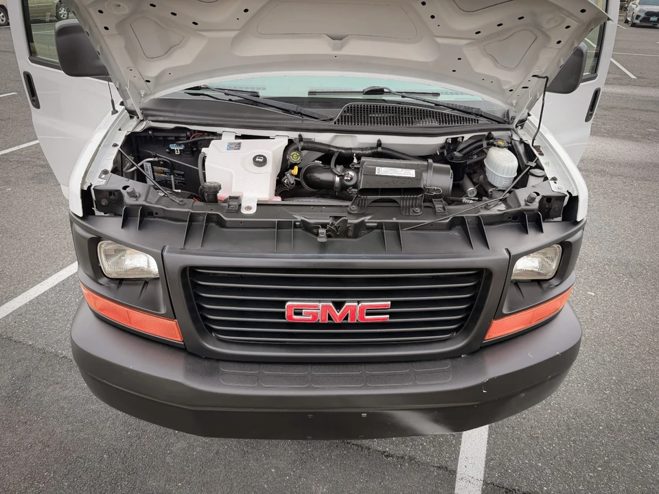 2008 GMC Savana - Image 12 of 21