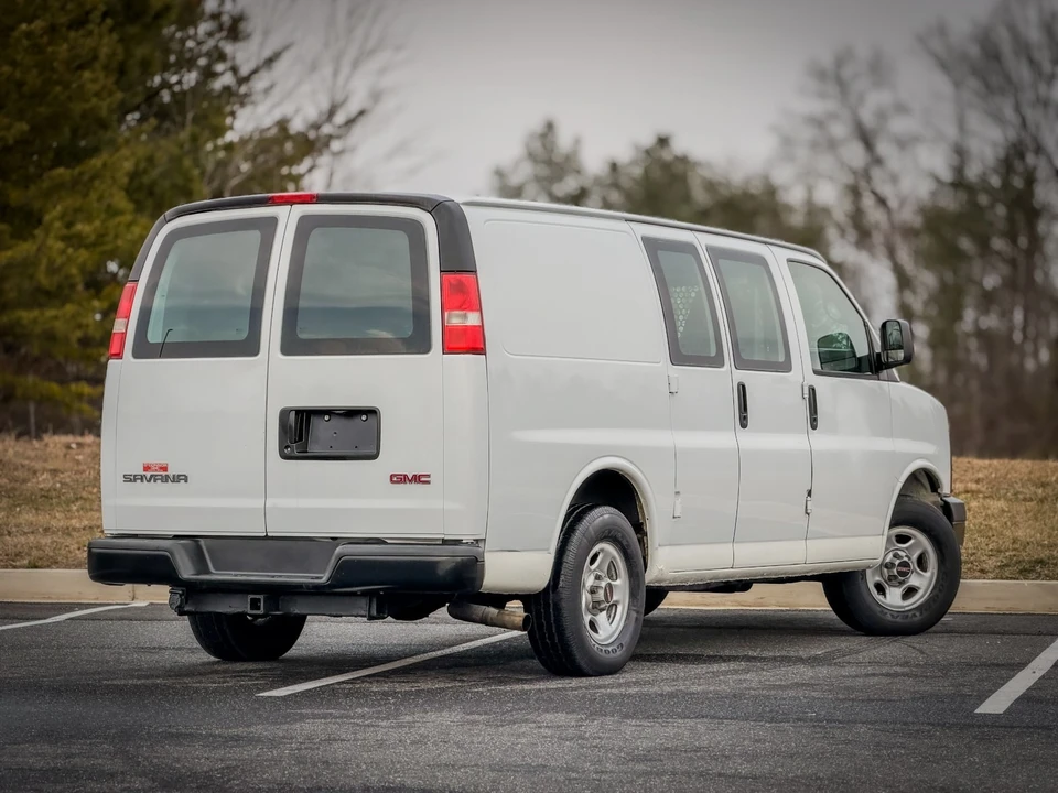 2008 GMC Savana - Image 8 of 21