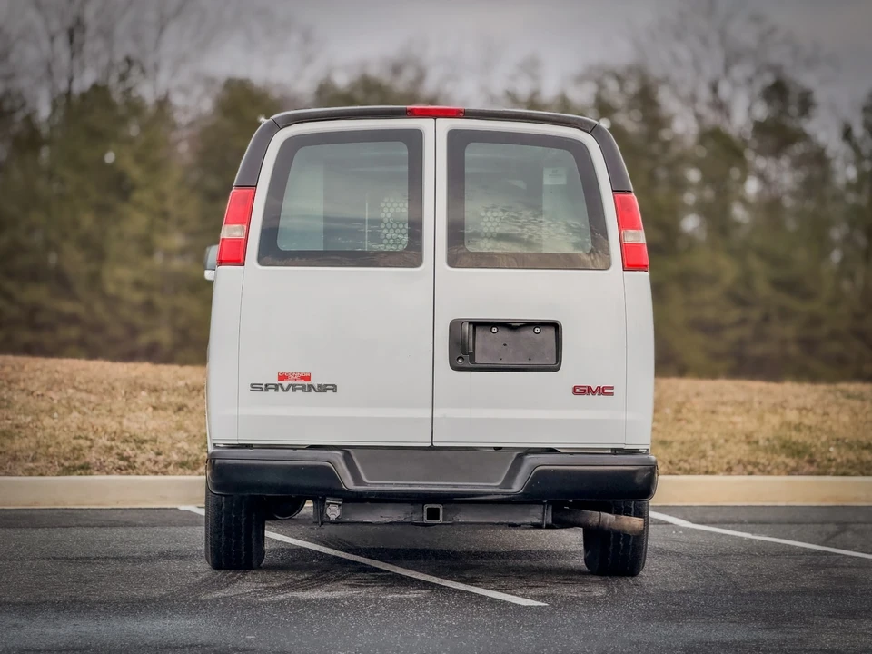 2008 GMC Savana - Image 9 of 21
