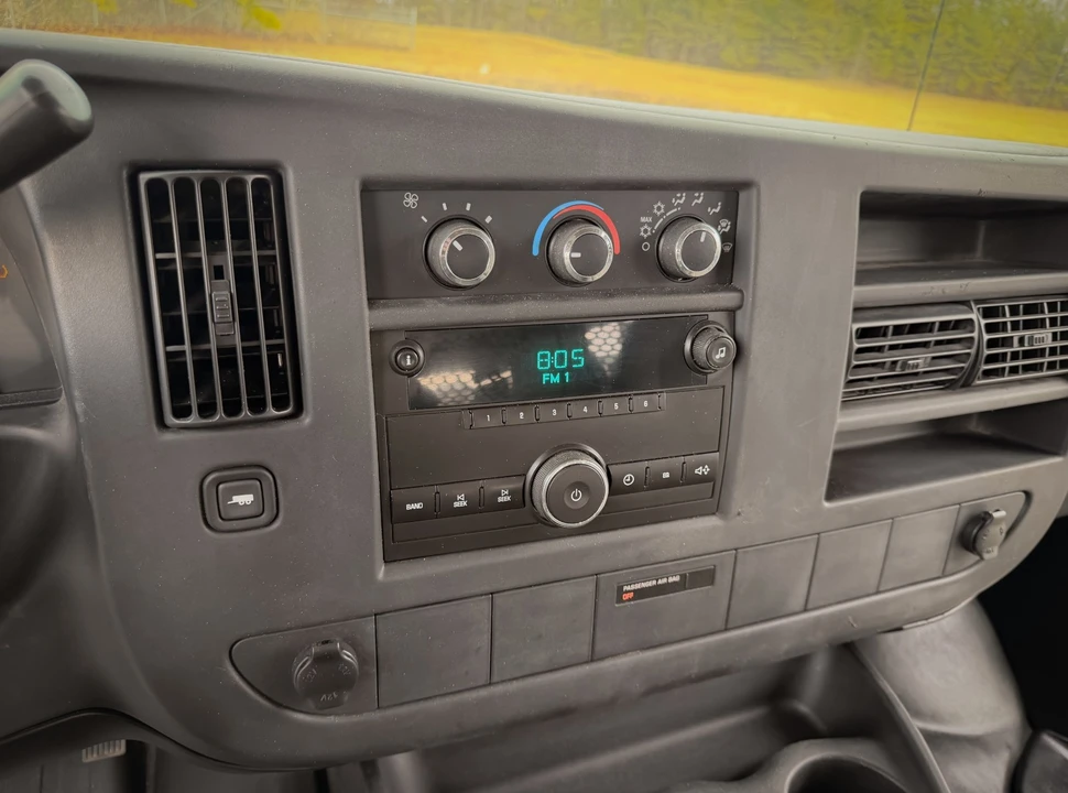 2008 GMC Savana - Image 18 of 21