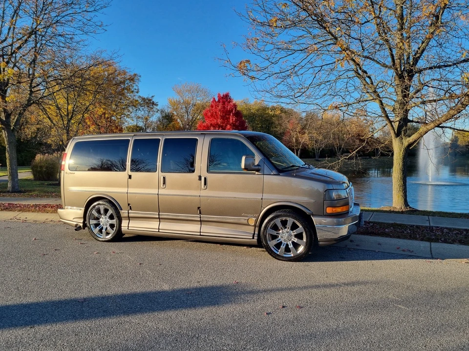 2008 GMC Savana - Image 3 of 21