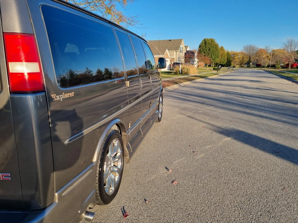 2008 GMC Savana - Image 7 of 21