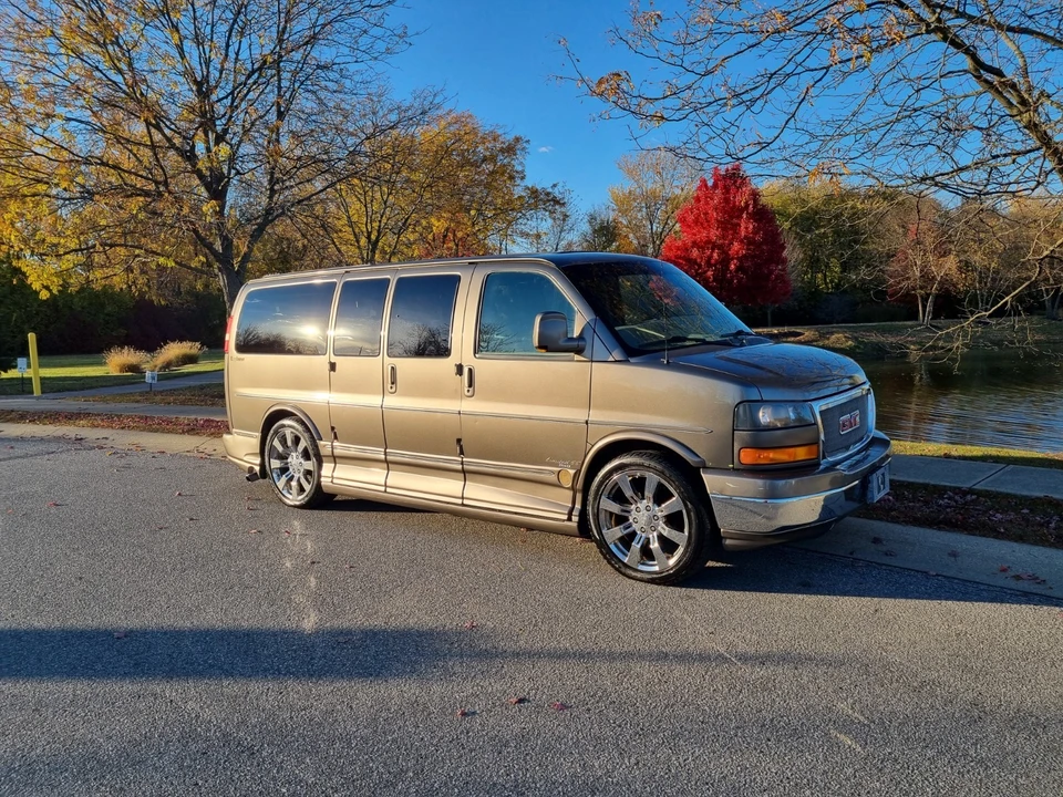 2008 GMC Savana - Image 2 of 21