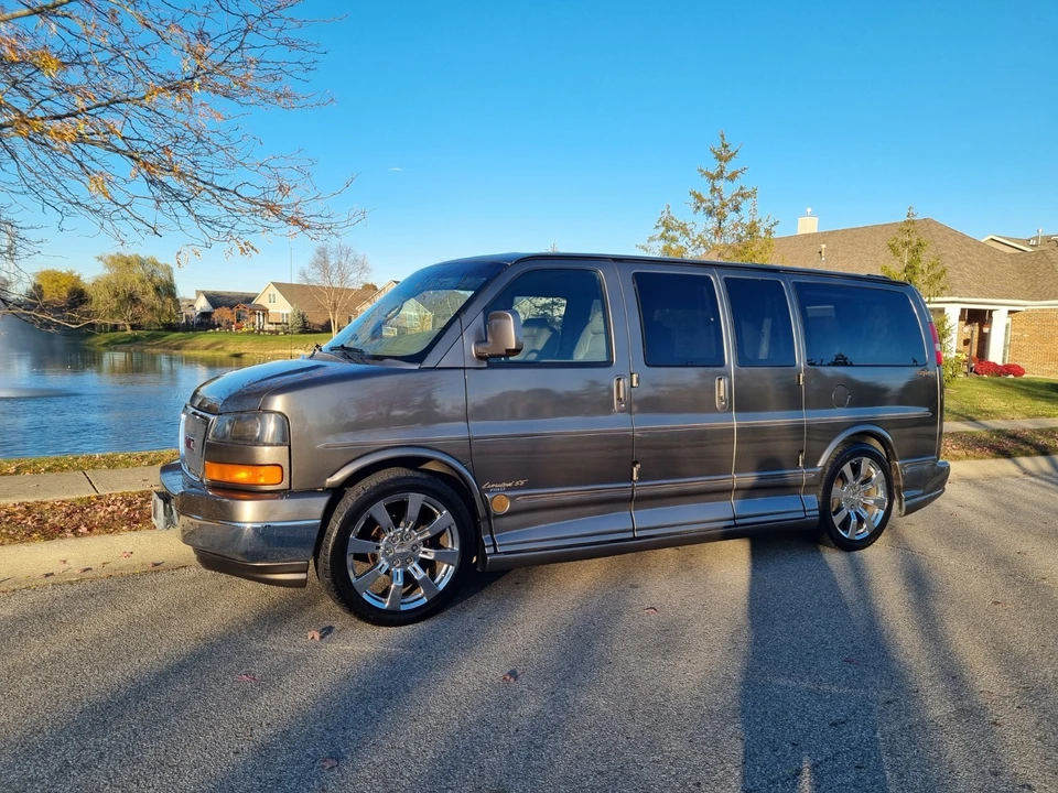 2008 GMC Savana - Image 16 of 21