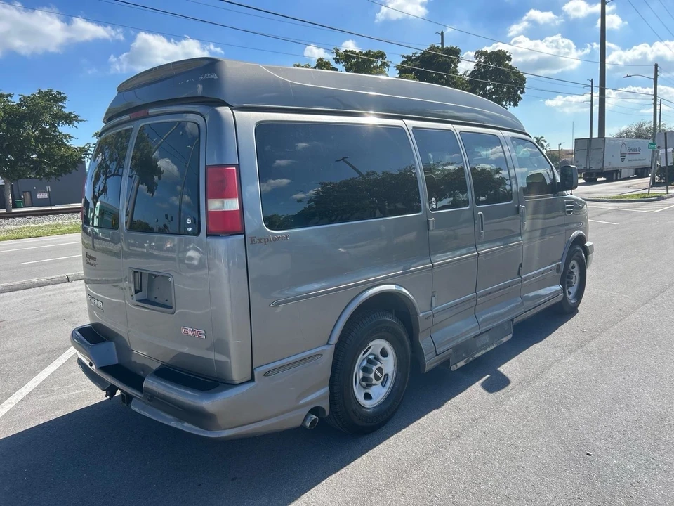 2008 GMC Savana - Image 7 of 21