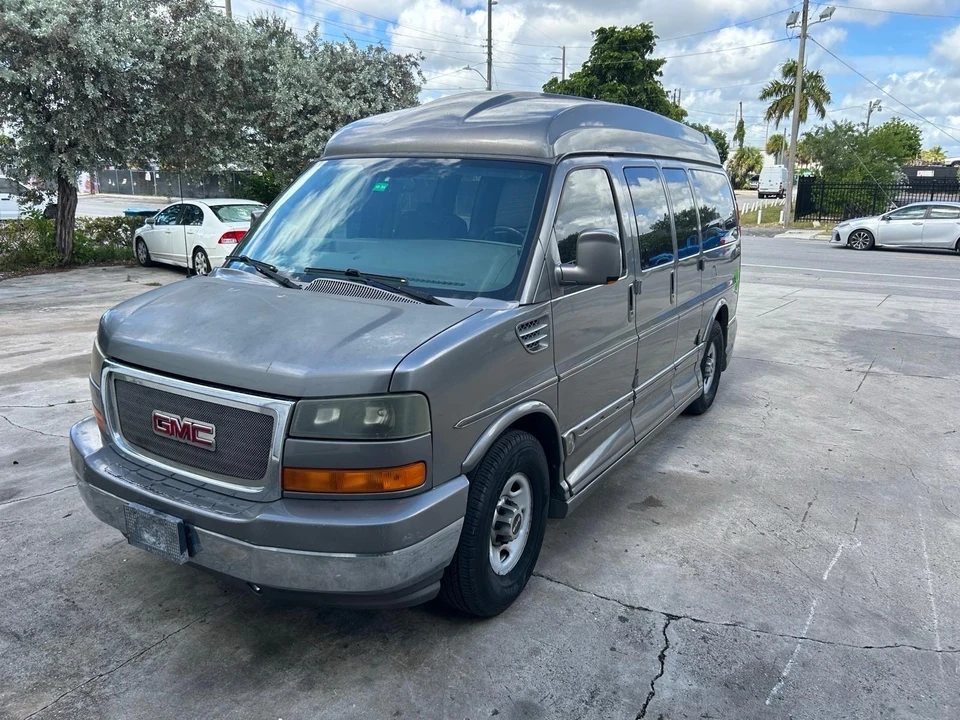 2008 GMC Savana - Image 12 of 21