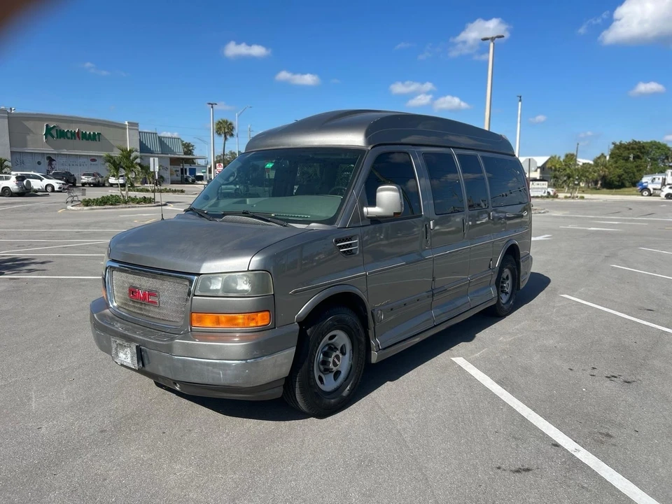 2008 GMC Savana - Image 3 of 21