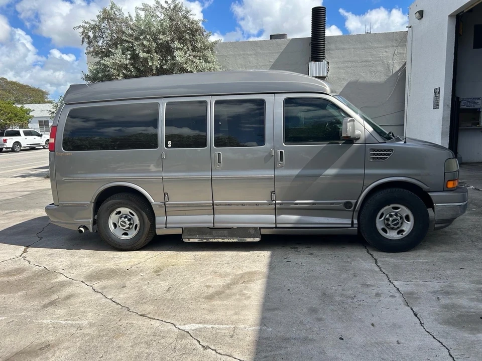 2008 GMC Savana - Image 18 of 21