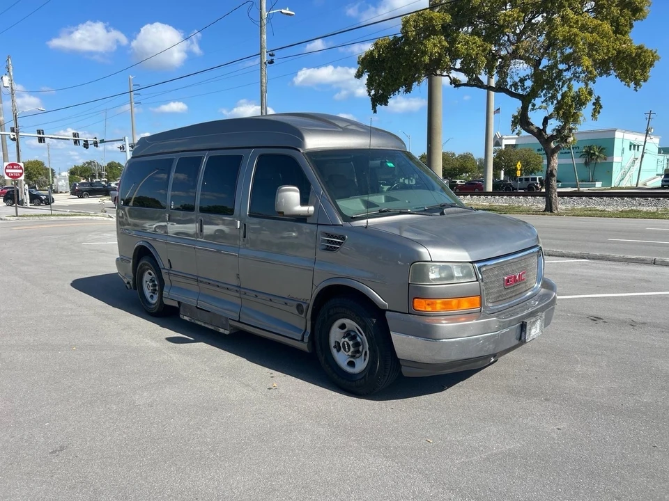 2008 GMC Savana - Image 5 of 21