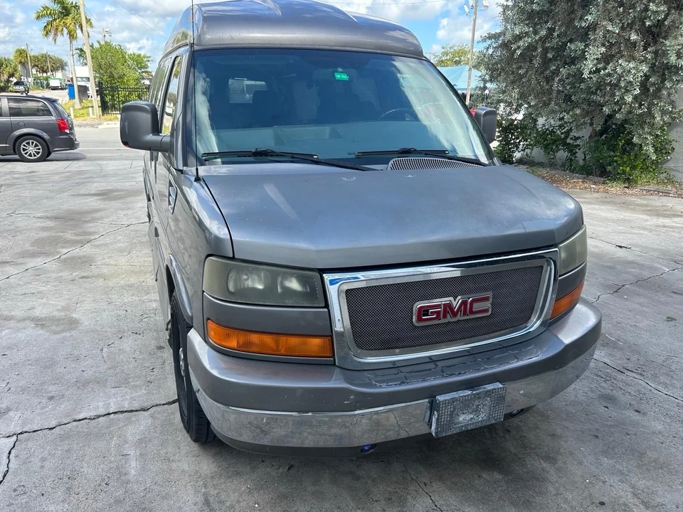 2008 GMC Savana - Image 17 of 21