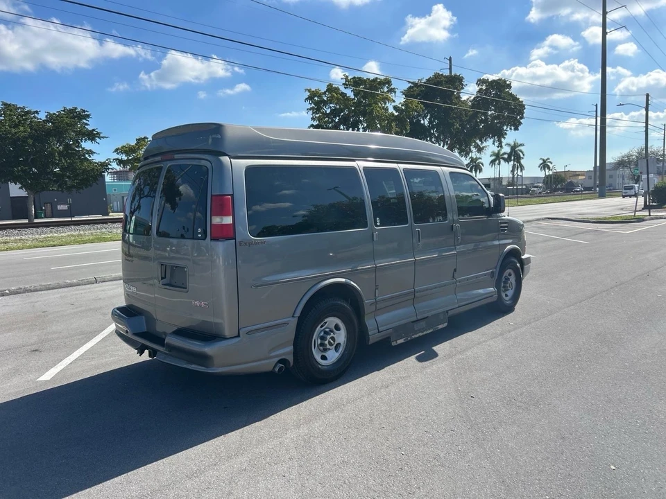 2008 GMC Savana - Image 9 of 21