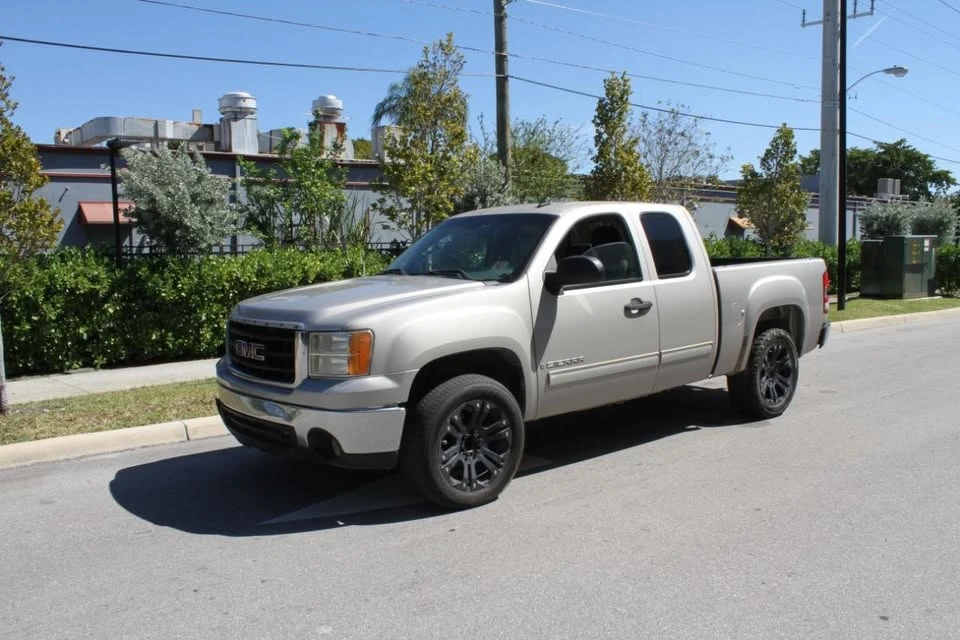 2008 GMC Sierra 3rd Gen - Image 3 of 10