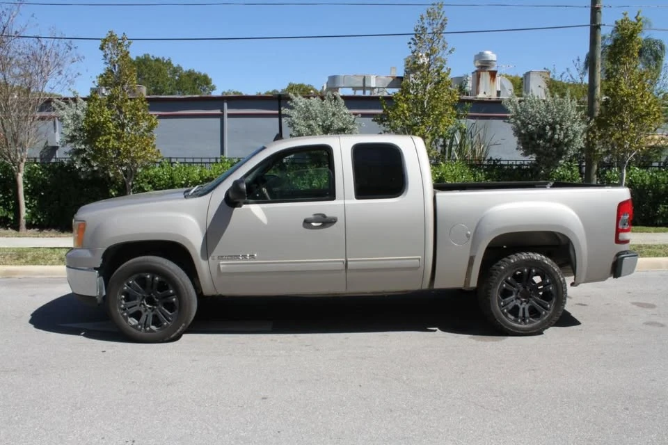 2008 GMC Sierra 3rd Gen - Image 4 of 10