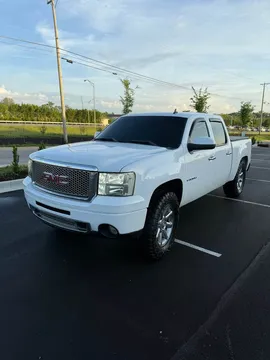 2008 GMC Sierra 1500 Crew Cab Denali Pickup 4D 5 3/4 ft