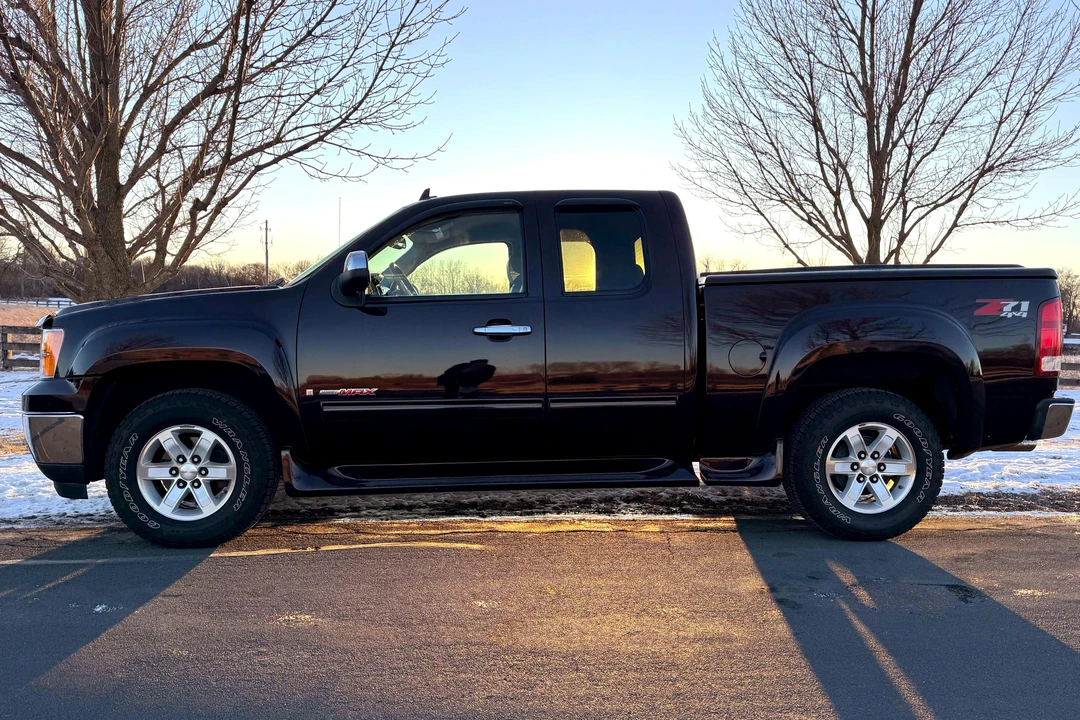 2008 GMC Sierra 3rd Gen - Image 3 of 31