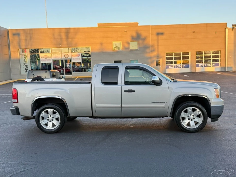 2008 GMC Sierra 3rd Gen - Image 2 of 12