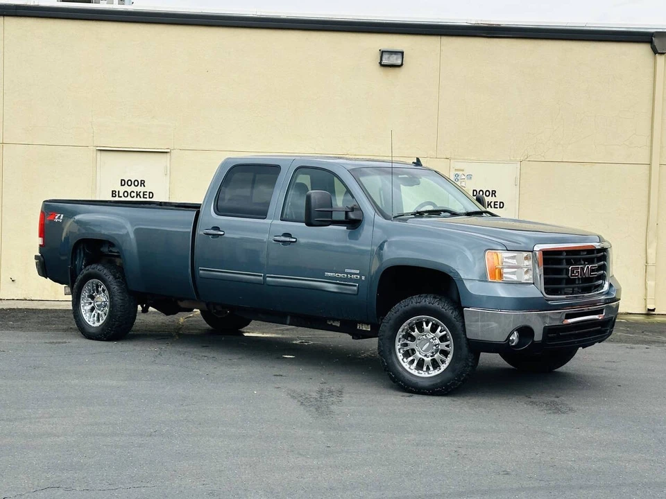 2008 GMC Sierra Heavy Duty 3rd Gen - Image 2 of 17