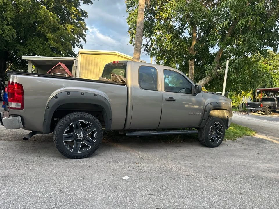2008 GMC Sierra Heavy Duty 3rd Gen - Image 2 of 8