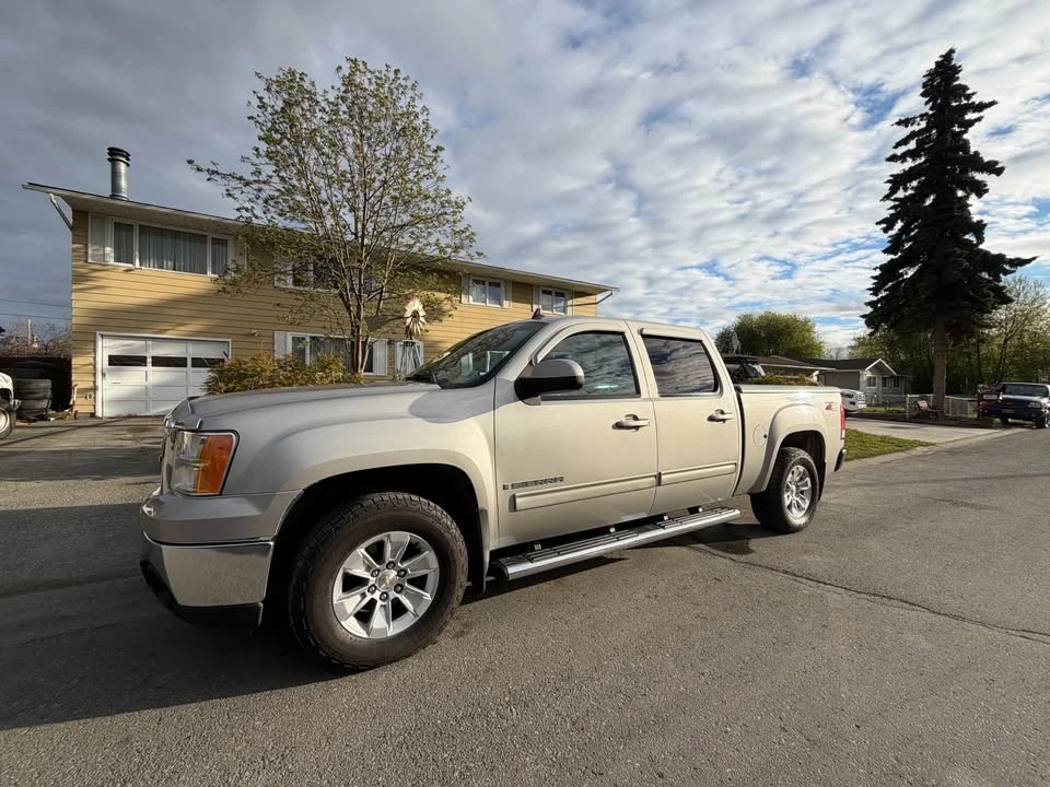 2008 GMC Sierra 2nd Gen - Image 2 of 6